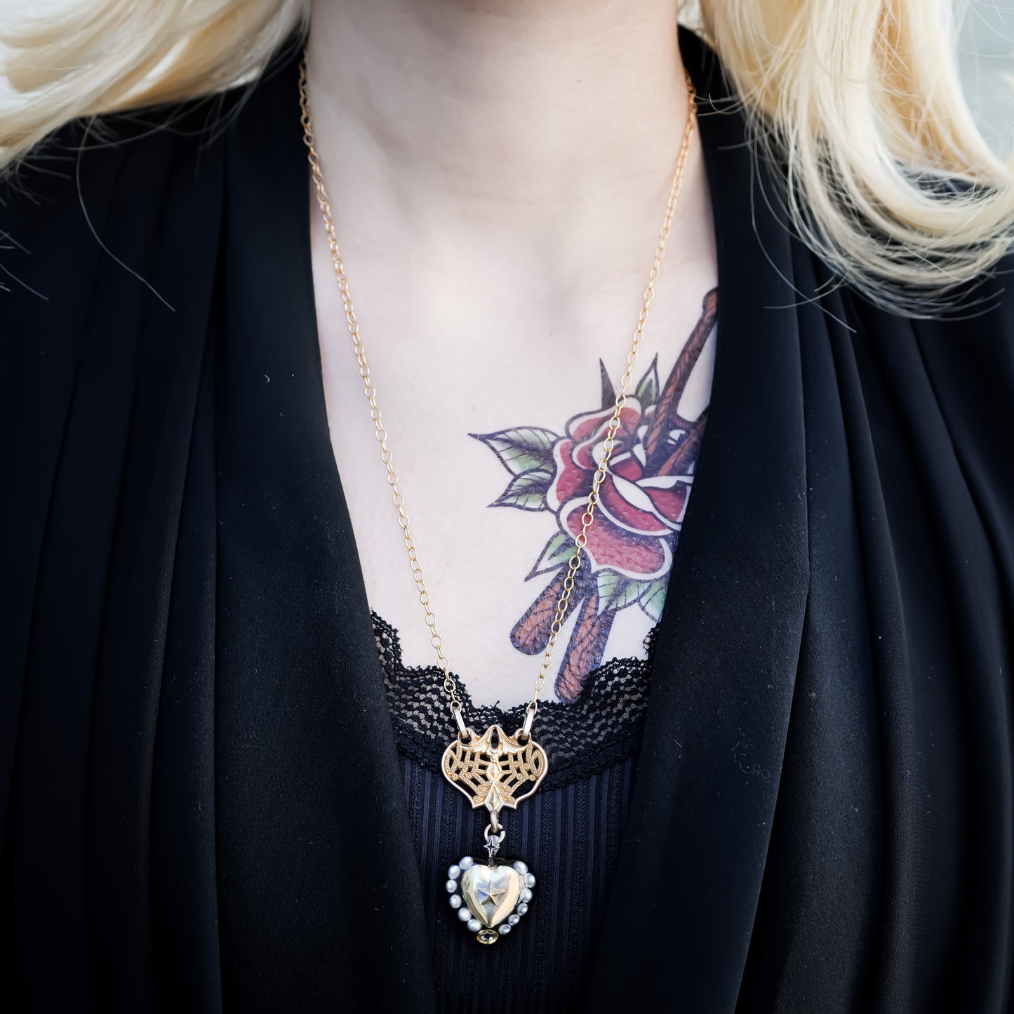 HEART NECKLACE / GOLD / BLACK / STAR