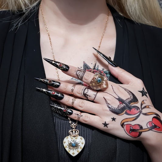 EYE BIG HEART NECKLACE / WHITE