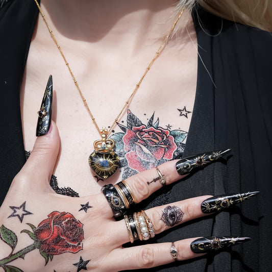 EYE SMALL HEART NECKLACE / BLACK