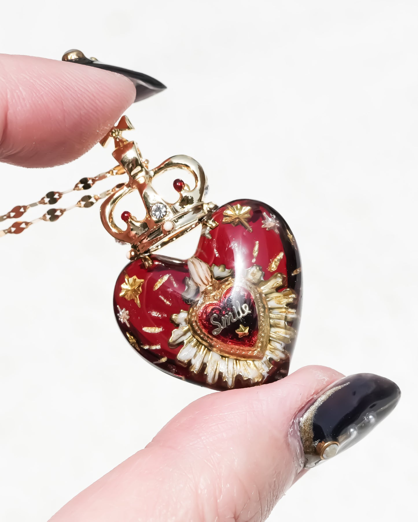 LOVE SMILE NECKLACE / HEART / CROWN / RED