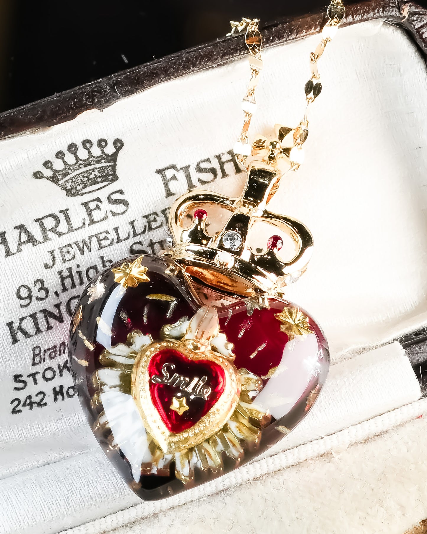 LOVE SMILE NECKLACE / HEART / CROWN / RED