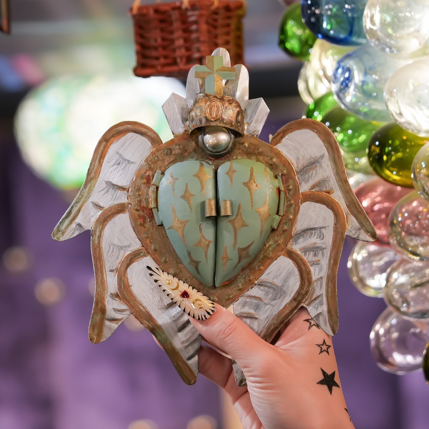 HEART DECOR / GREEN / MILAGR / WINDOW
