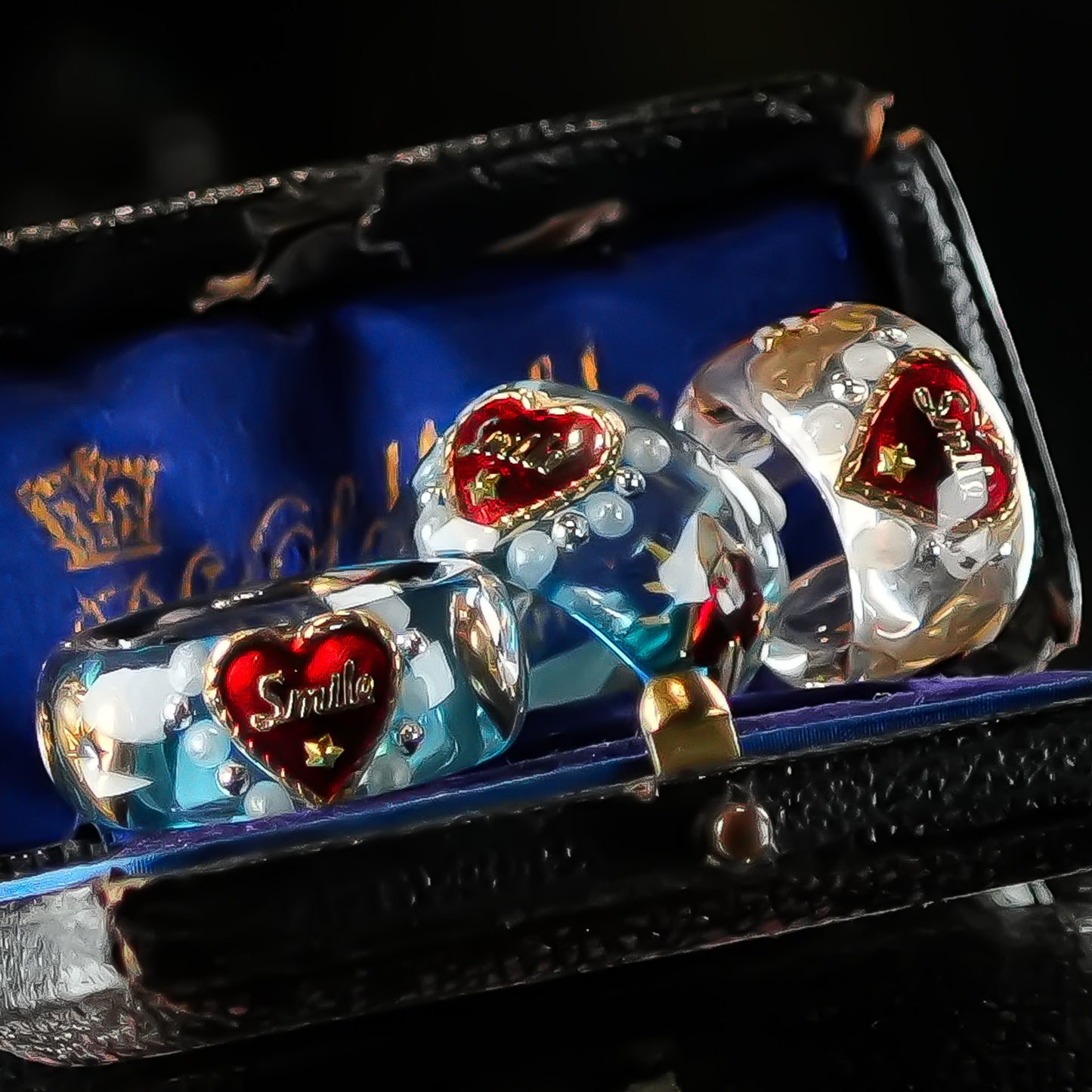 LOVE SMILE EARCUFF / HEART / BLUE / RED