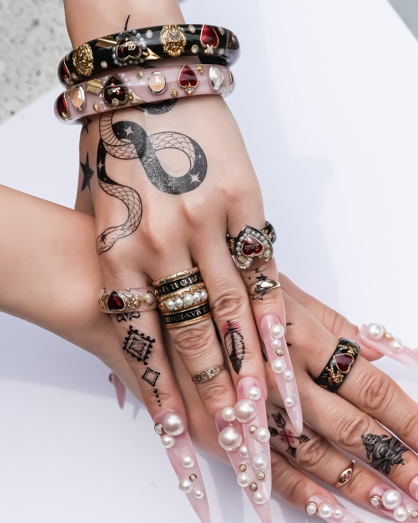 LOVE BRACELET / ARROW HEART / PEARL / BLACK