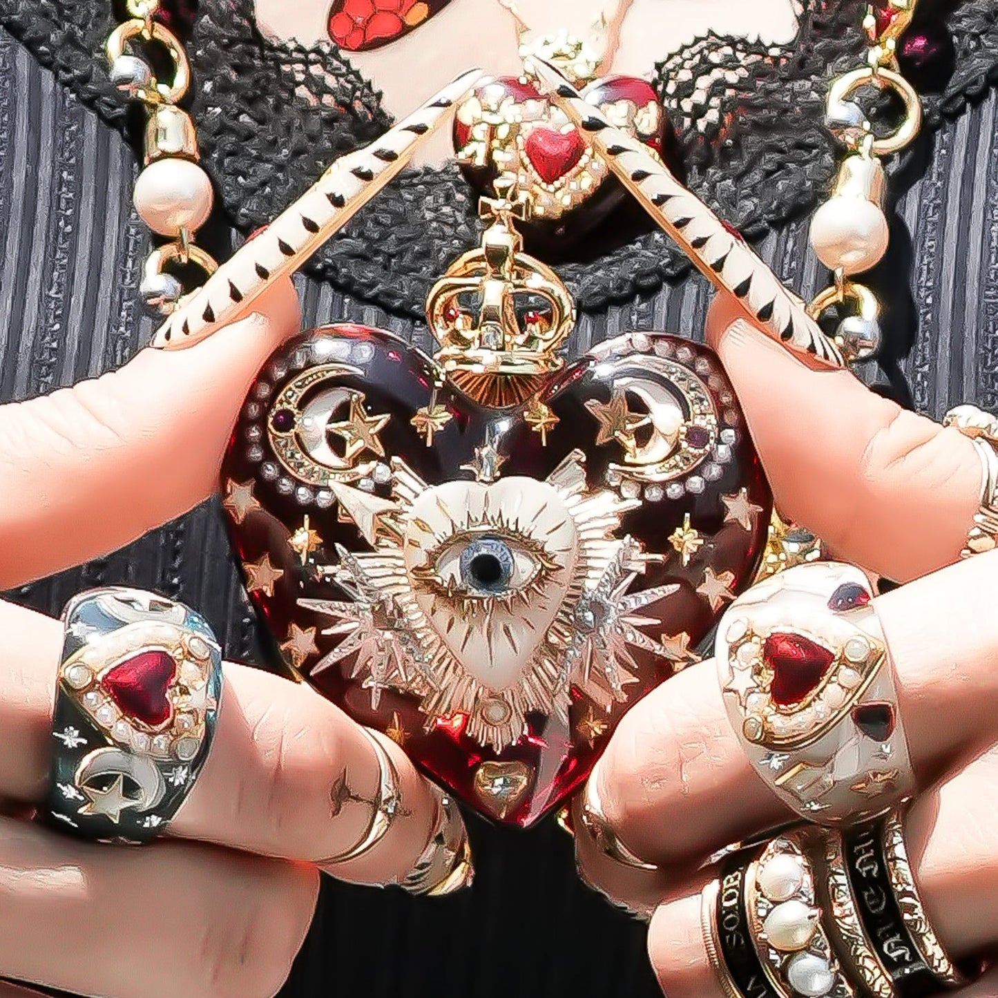 LOVE NECKLACE / EYE / HEART / RED