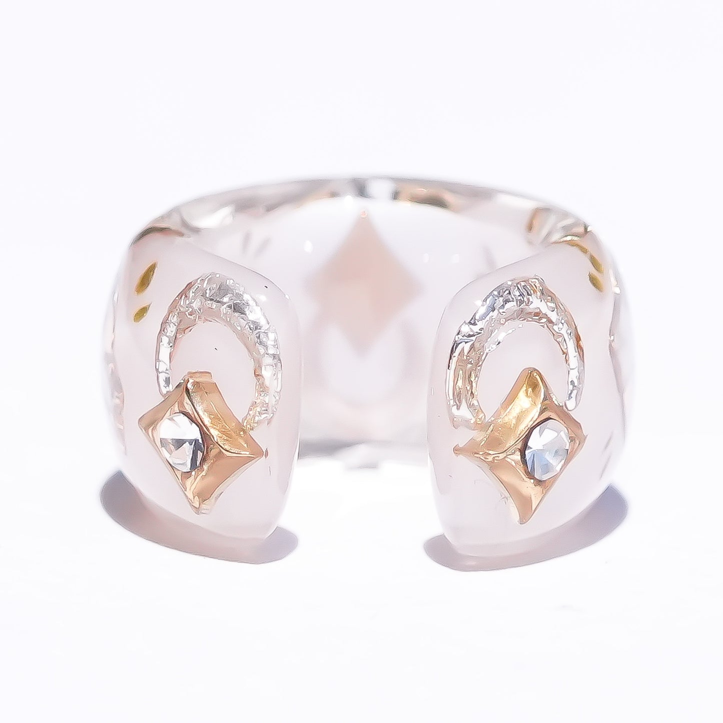 LOVE EARCUFF / ARROW HEART / SMOKY PINK