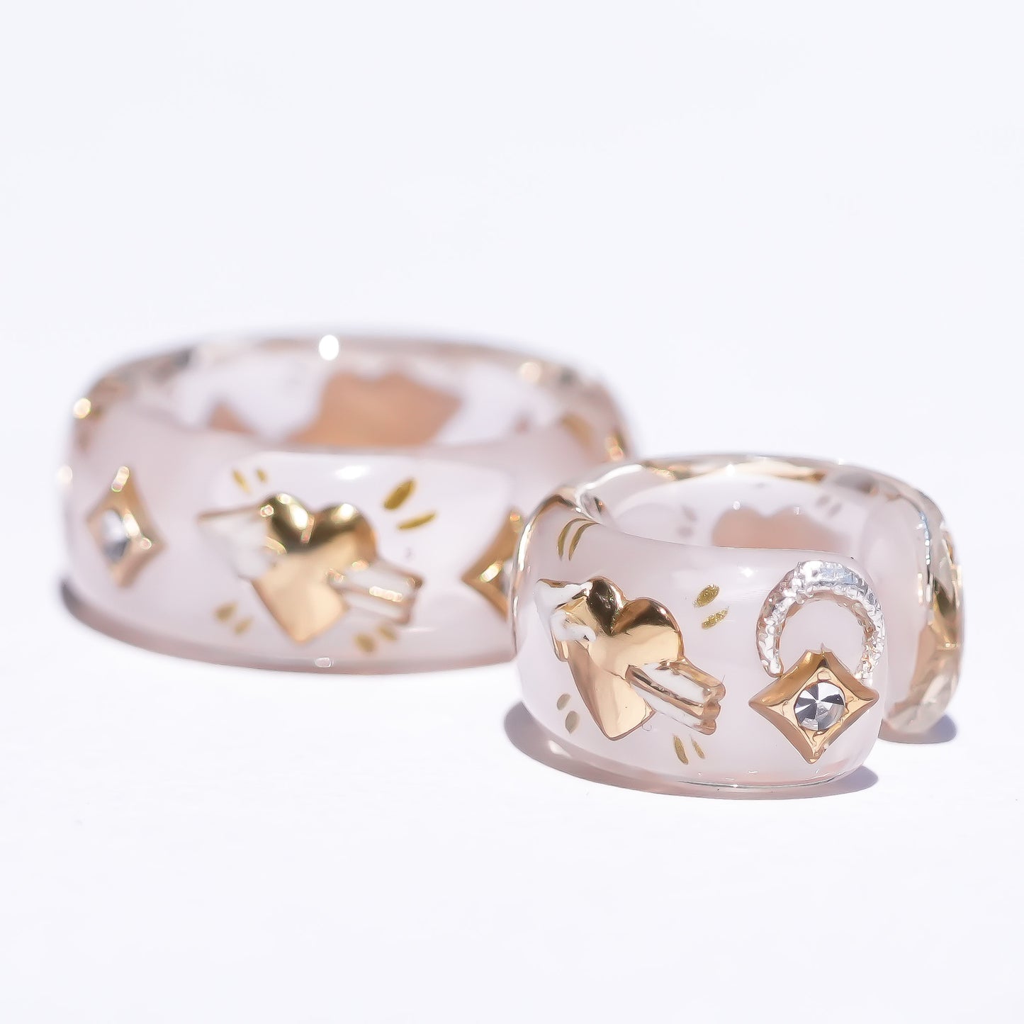 LOVE EARCUFF / ARROW HEART / SMOKY PINK