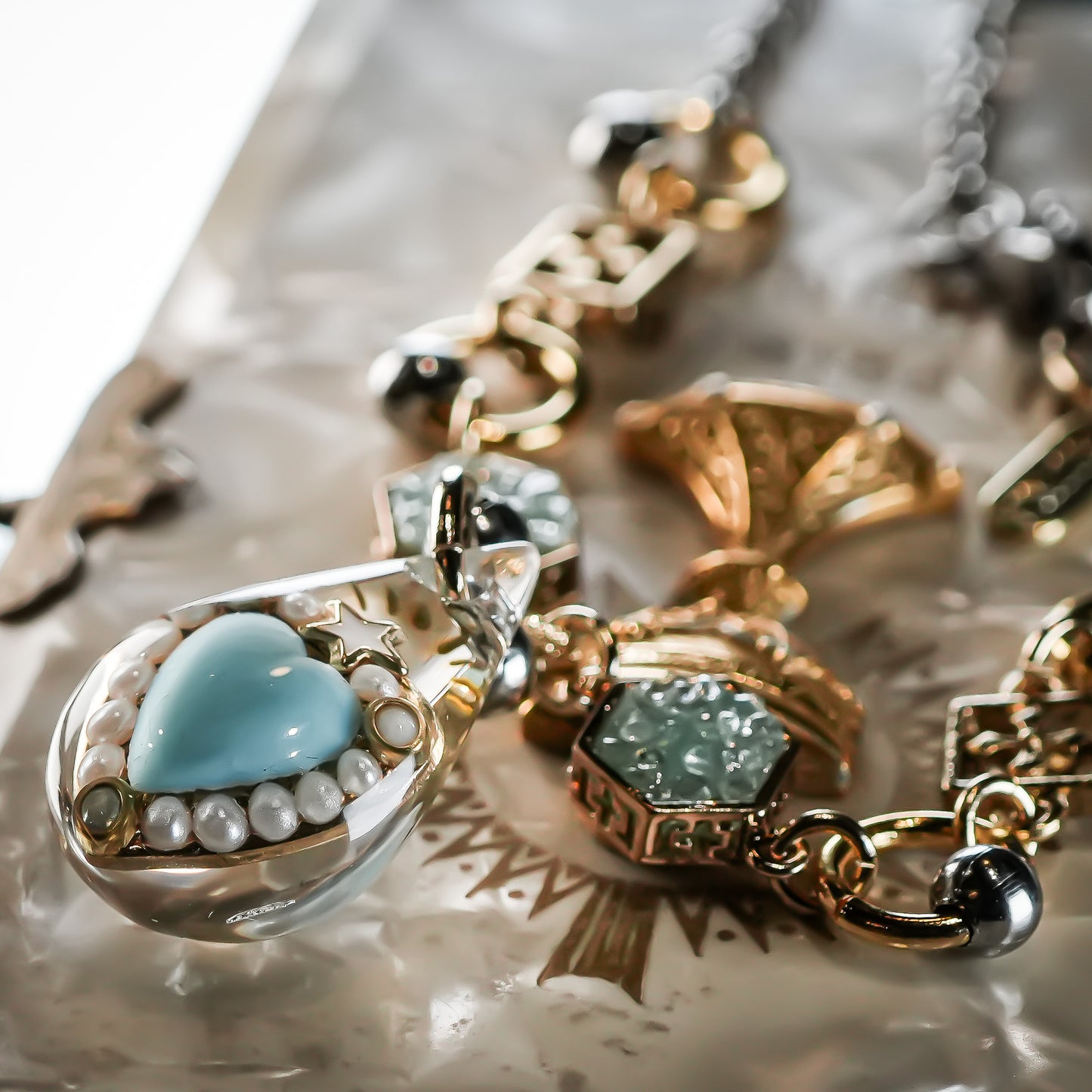 LOVE NECKLACE / DROP / CLEAR / TURQUOISE