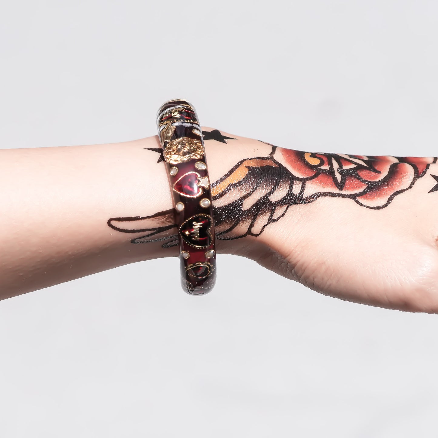 LOVE BRACELET / ARROW HEART / LION / RED