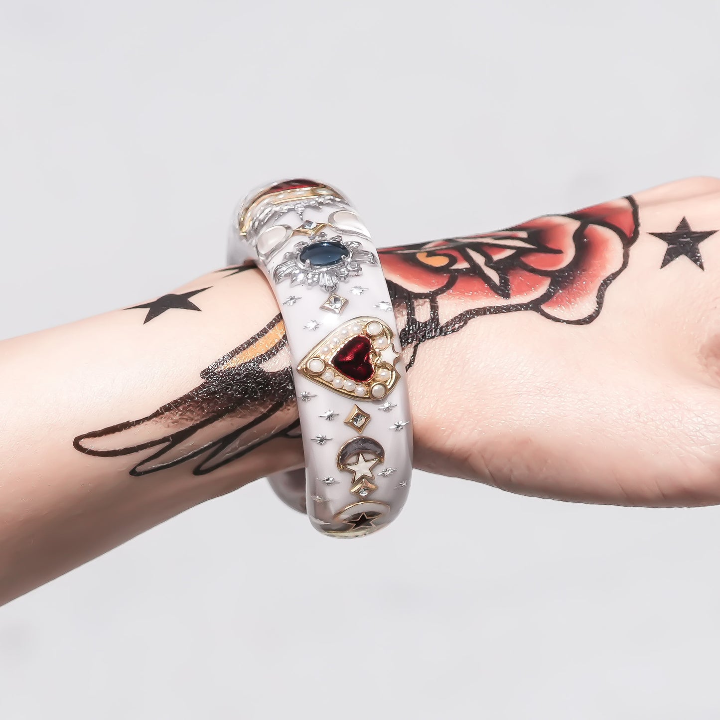 LOVE BRACELET / HEART / SMOKY GRAY