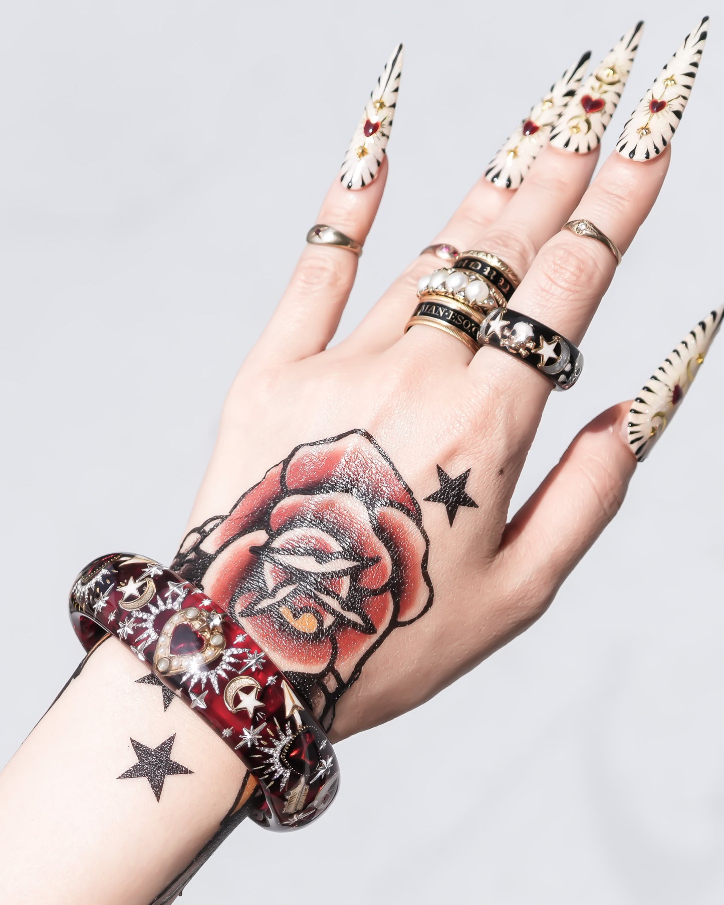 LOVE BRACELET / ARROW HEART / RED