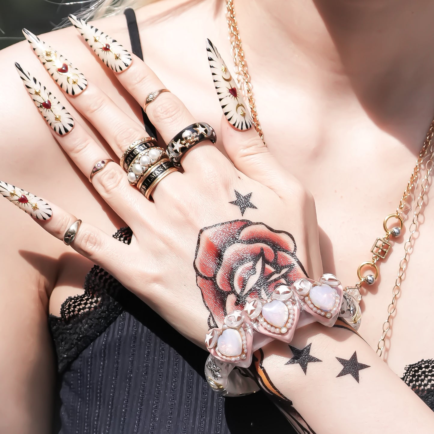 LOVE BRACELET / TRIPLE HEART / SMOKY PINK / PINK OPAL