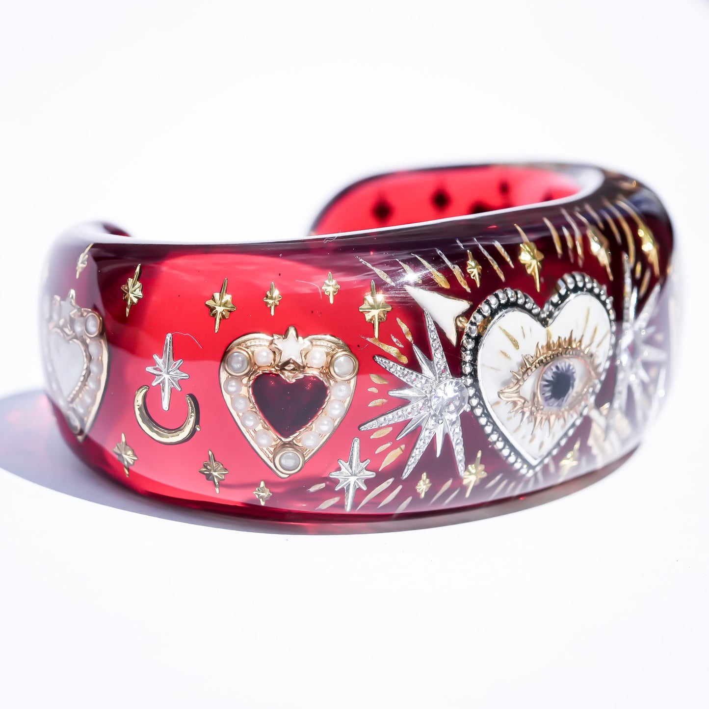 LOVE BRACELET / WHITE HEART / EYE / RED