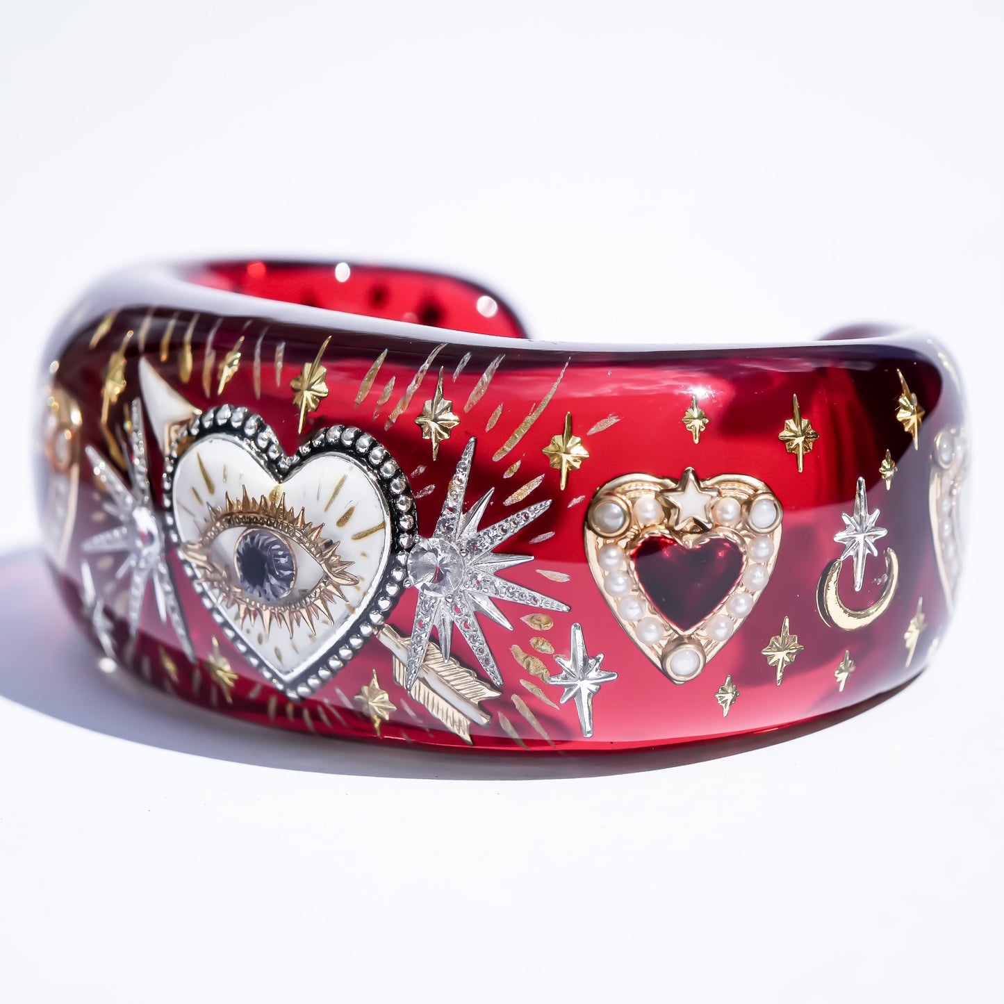 LOVE BRACELET / WHITE HEART / EYE / RED
