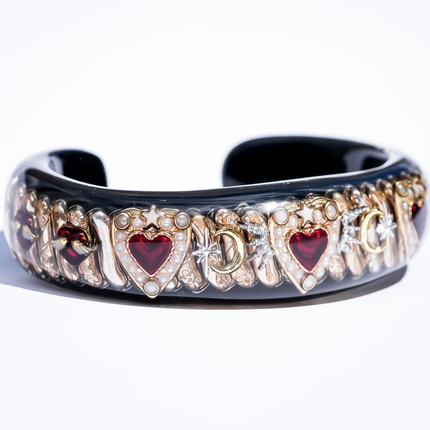 LOVE BRACELET / RED HEART / BLACK / GOLD