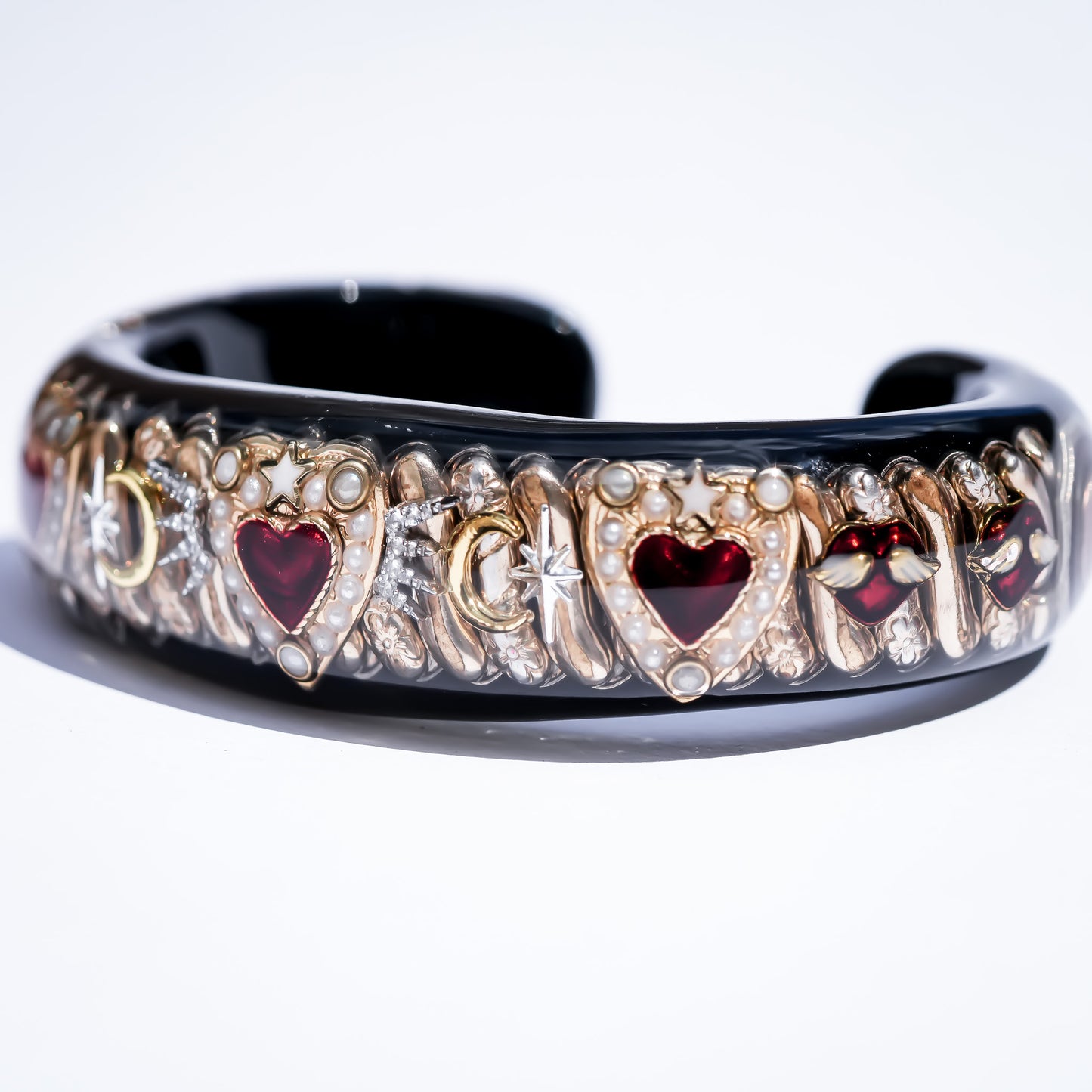 LOVE BRACELET / RED HEART / BLACK / GOLD