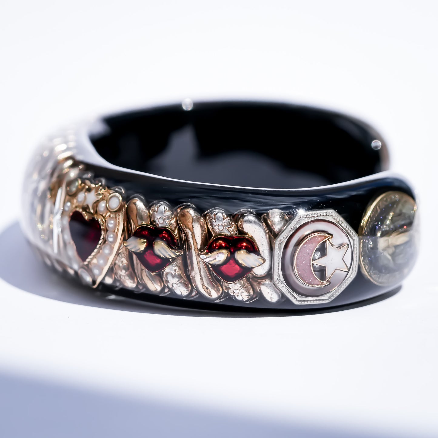 LOVE BRACELET / RED HEART / BLACK / GOLD