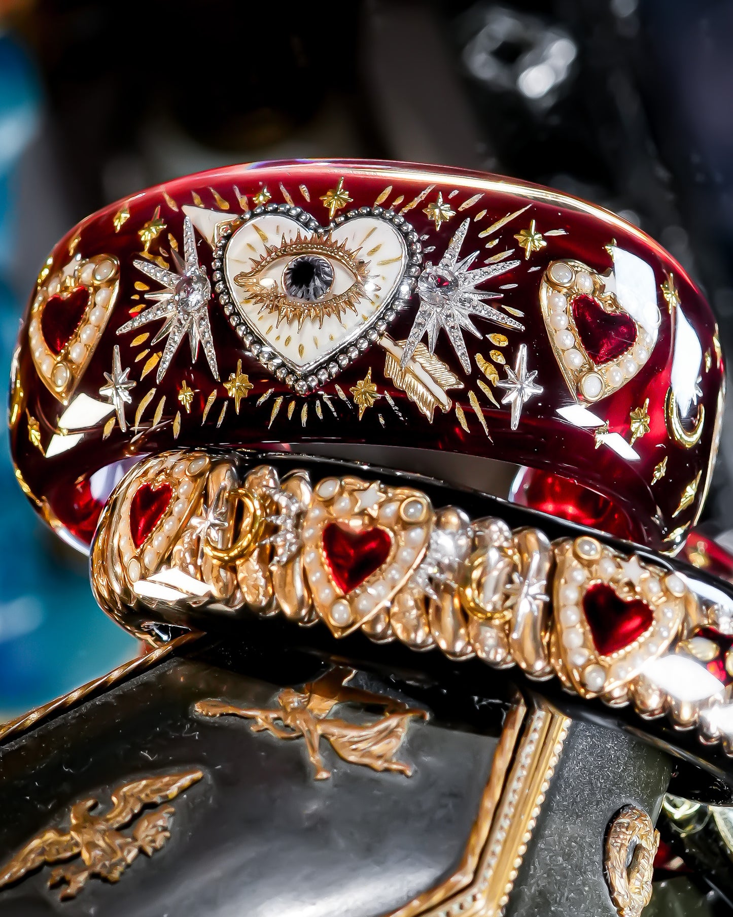 LOVE BRACELET / RED HEART / BLACK / GOLD