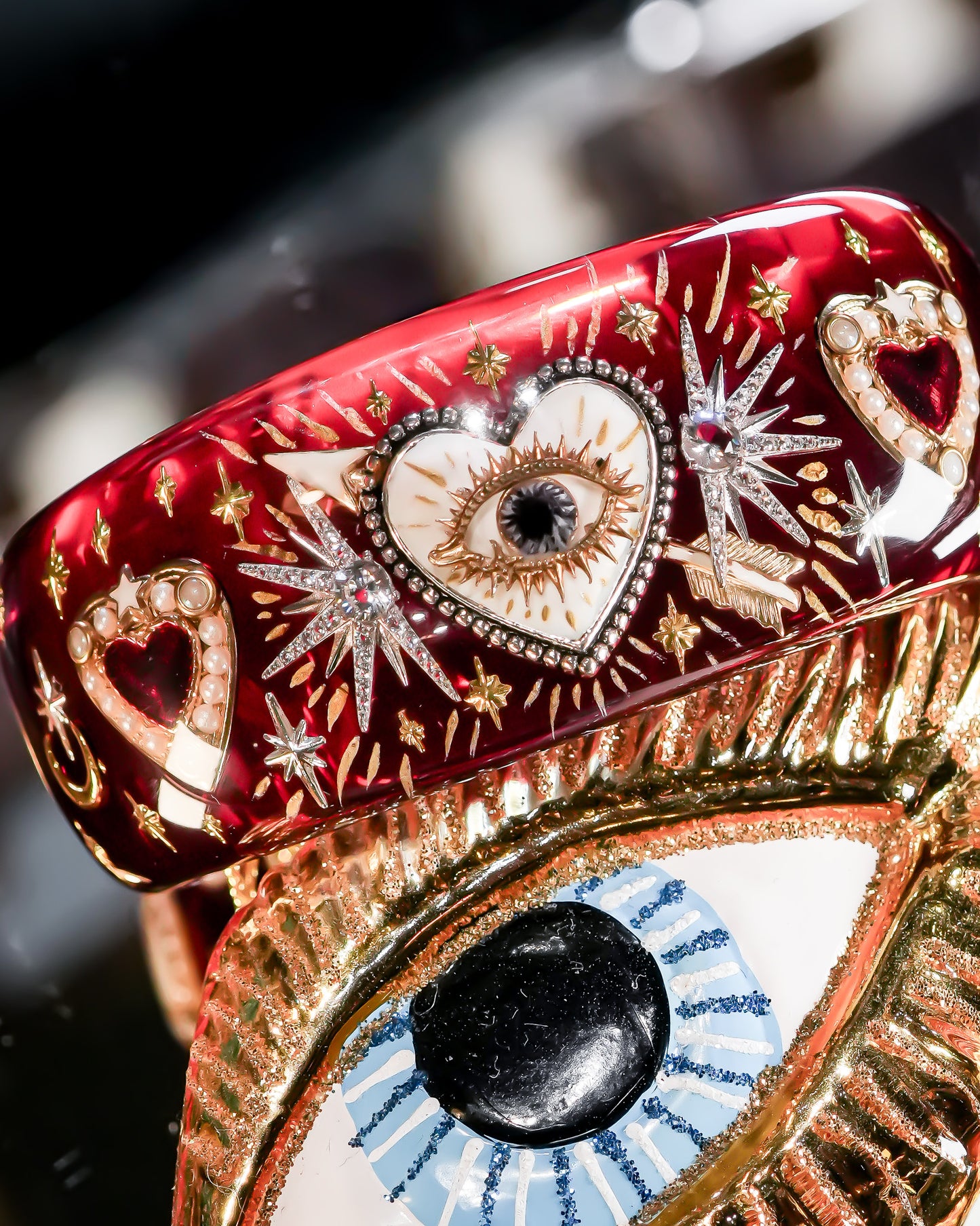 LOVE BRACELET / WHITE HEART / EYE / RED