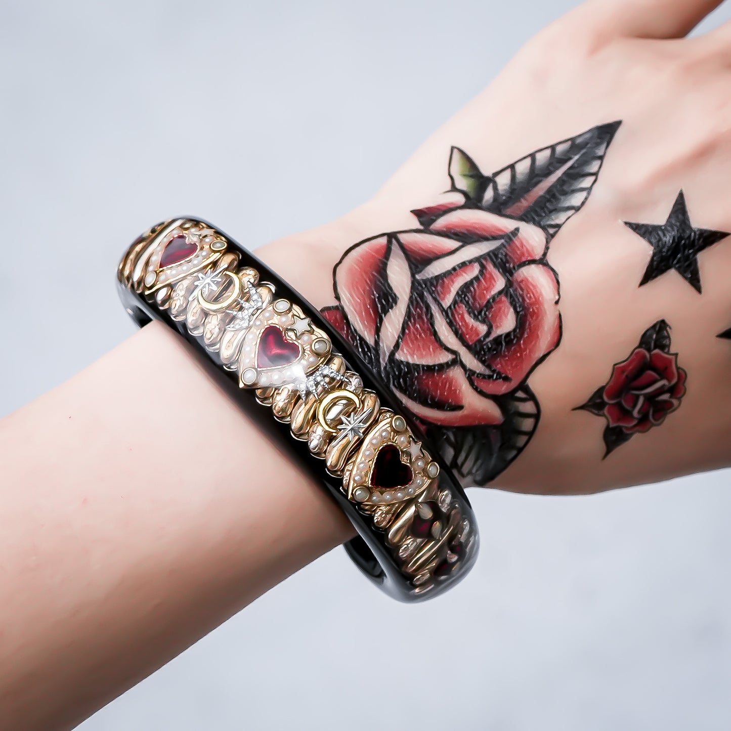 LOVE BRACELET / RED HEART / BLACK / GOLD