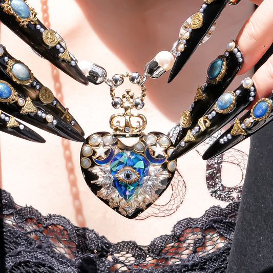 Blue omen heart eye necklace - blue green
