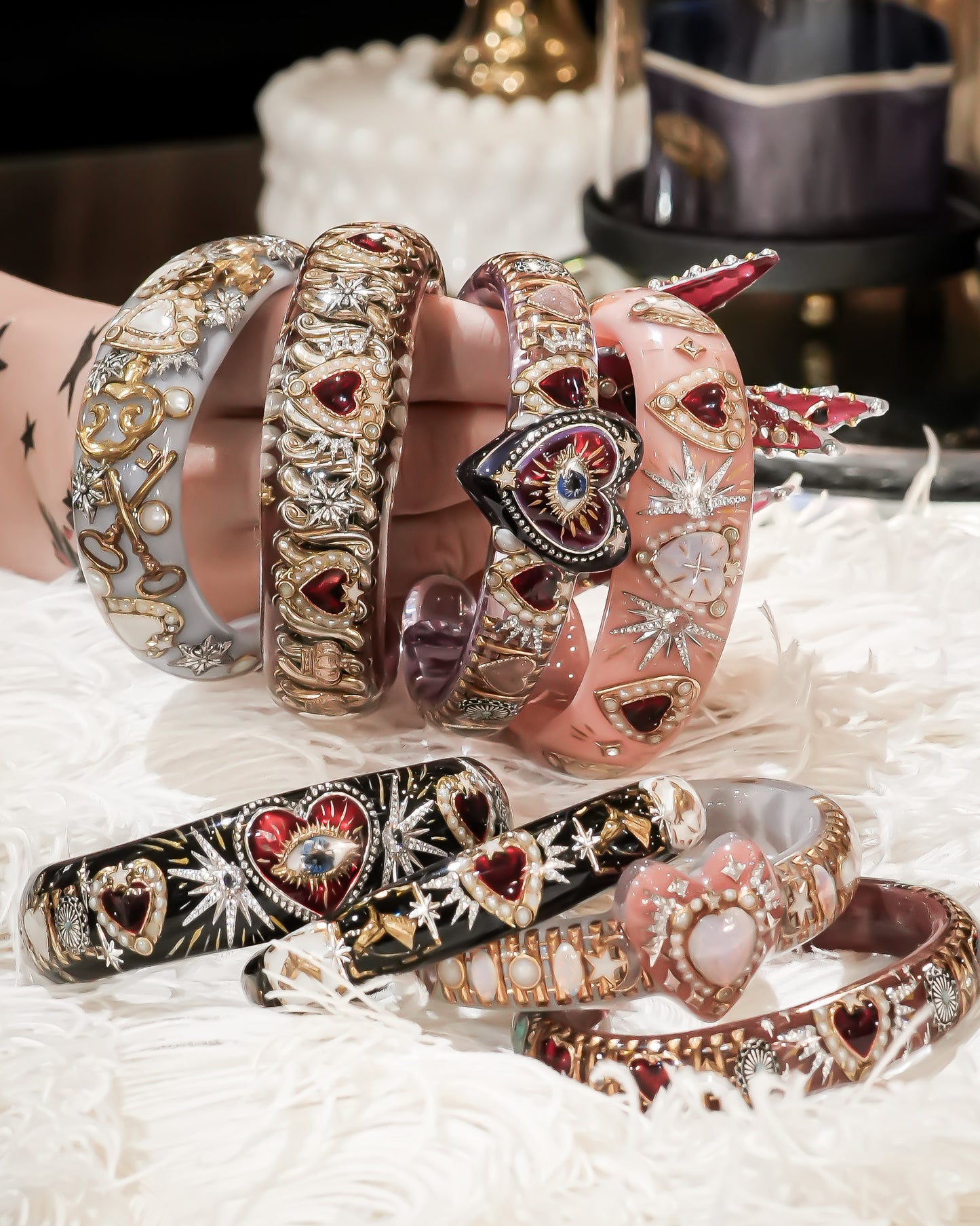 Radiant Heart Bangle – Jet Black