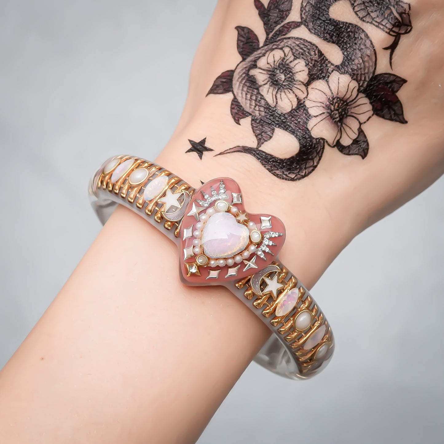 Opal Heart Crown Bangle – Smoky Pink & Gray