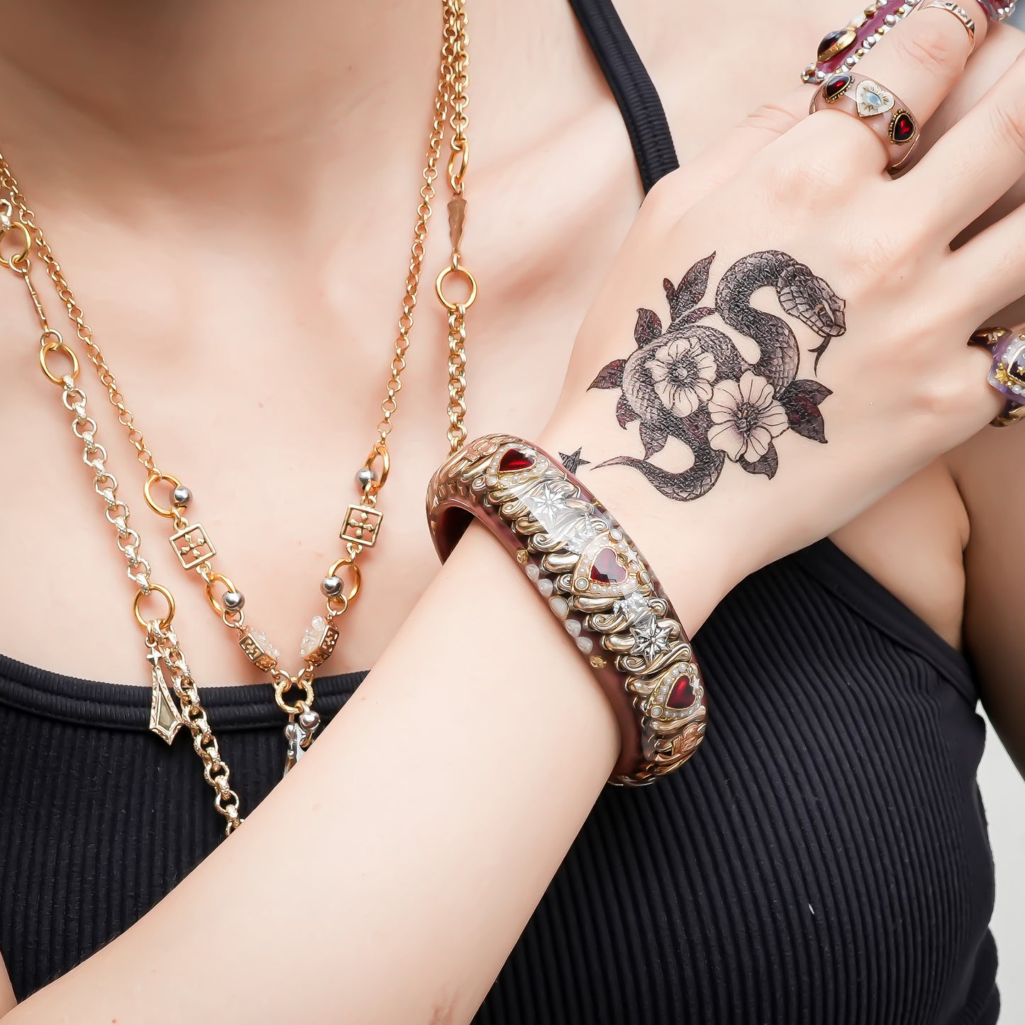 Sweet Heart Crown Bangle – Smoky Brown