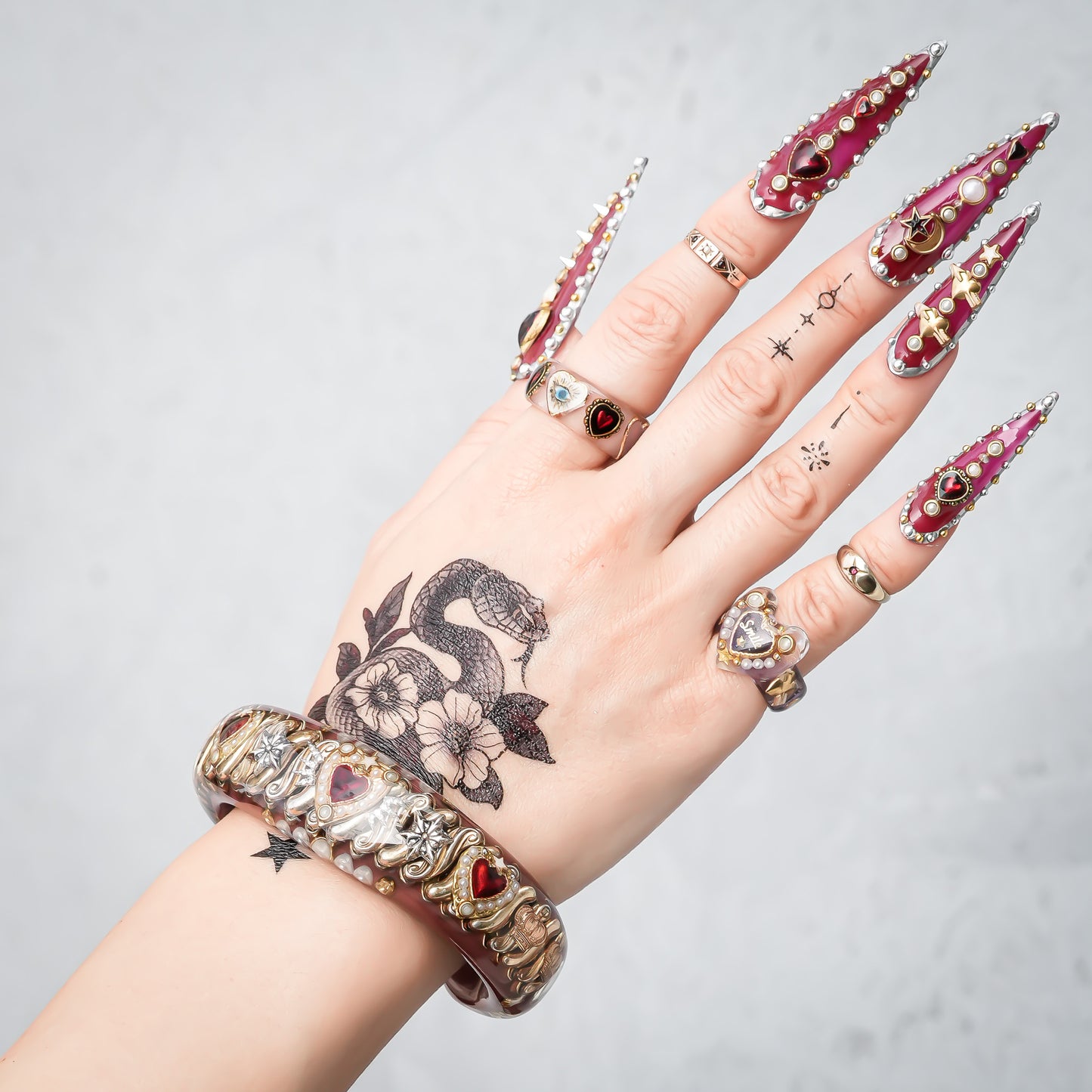 Sweet Heart Crown Bangle – Smoky Brown