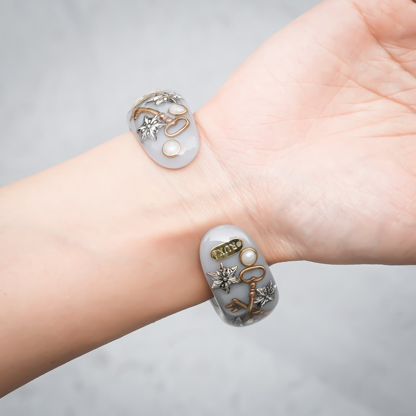 Secret Key Heart Bangle – Smoky Gray