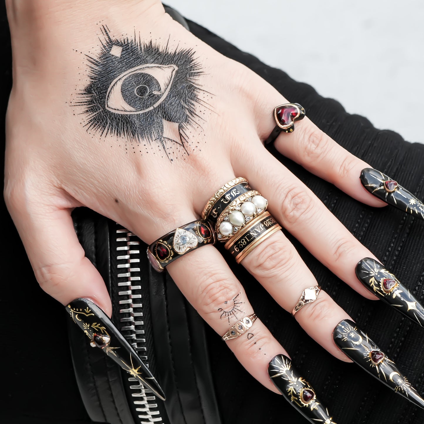 Mystic Eye Heart Ring – Jet Black / #10 #11 #18