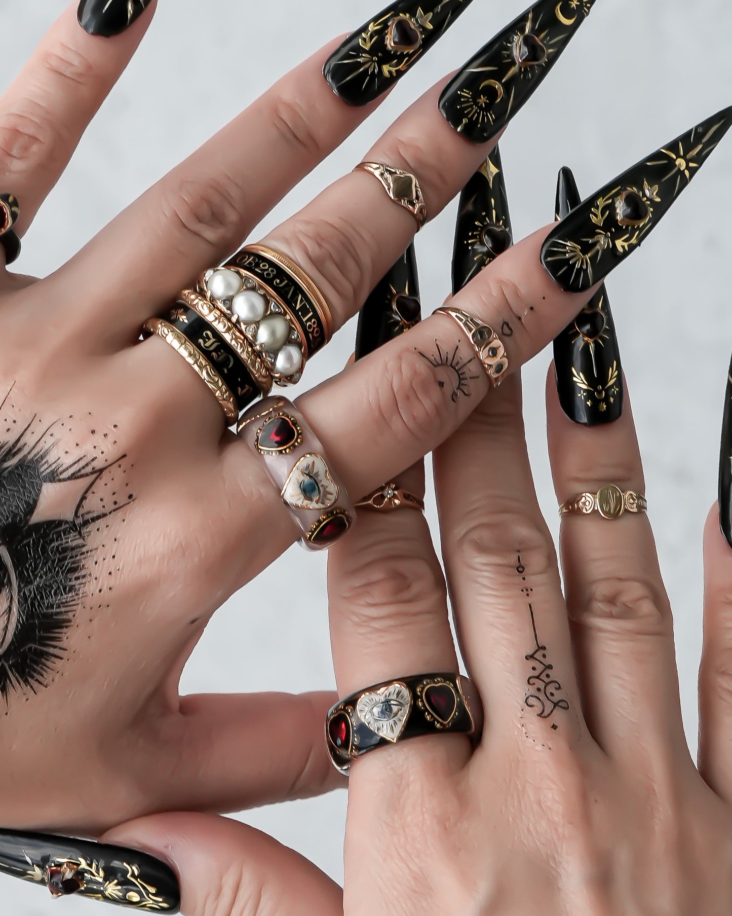 Mystic Eye Heart Ring – Jet Black / #10 #11 #18