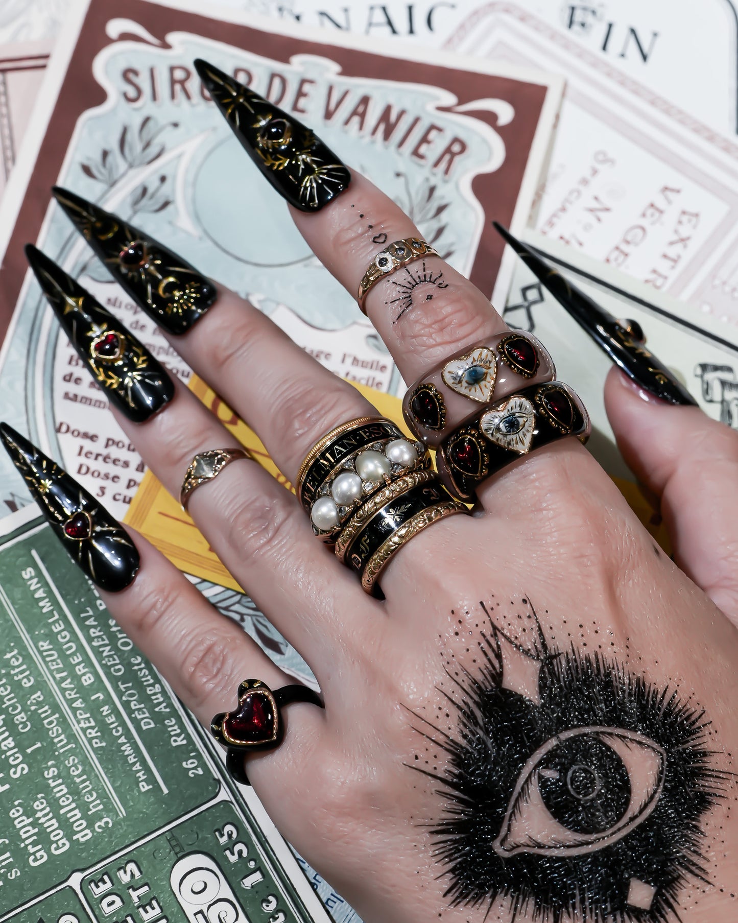 Mystic Eye Heart Ring – Jet Black / #10 #11 #18
