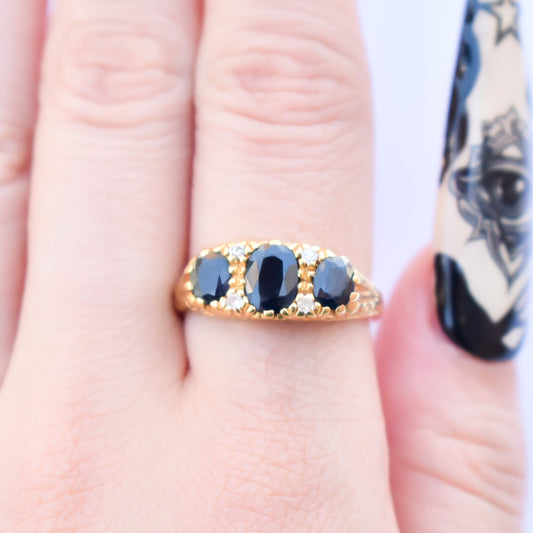 BLUE SAPPHIRE RING / DIAMOND / UK / 18KYG / #12