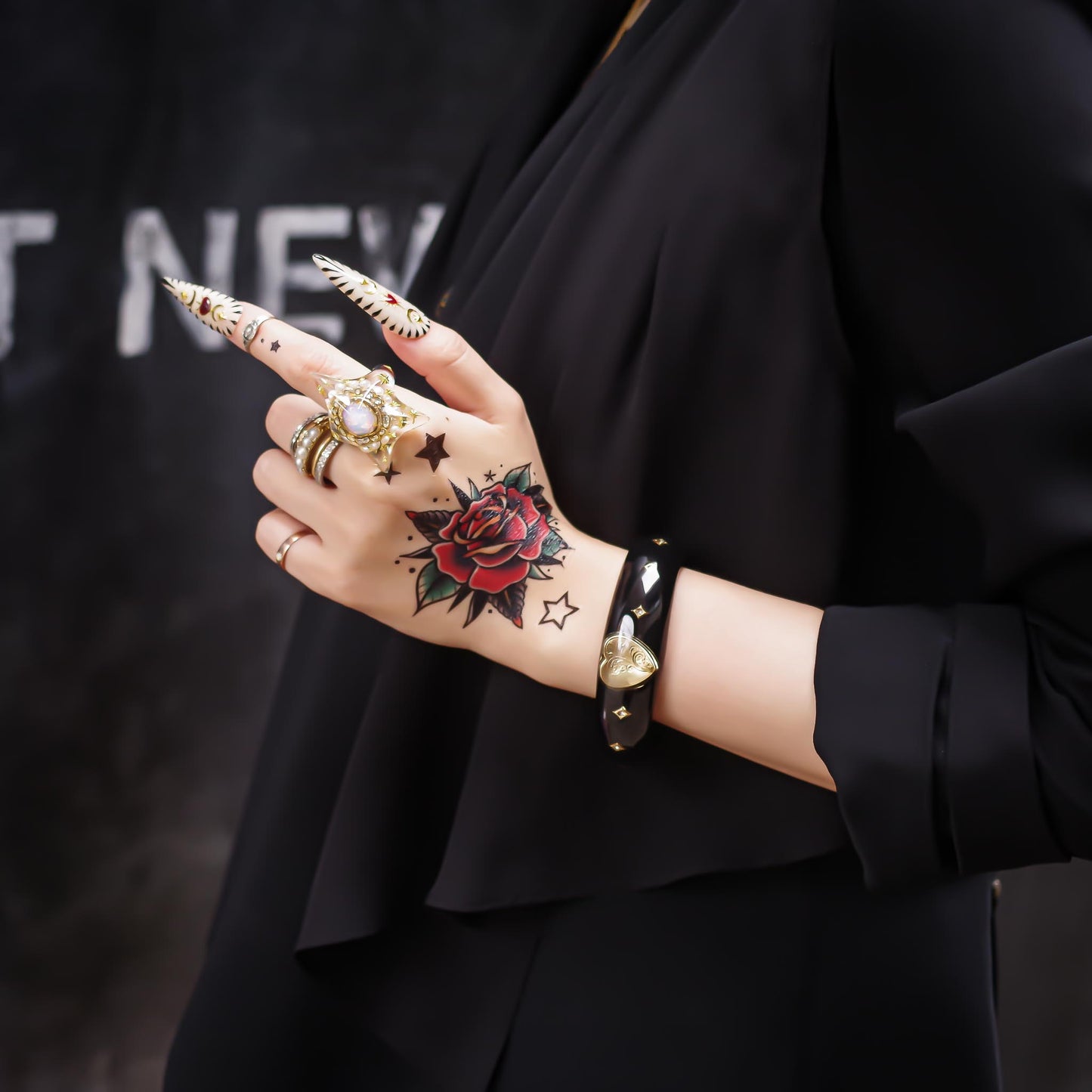 HEART BRACELET / BLACK