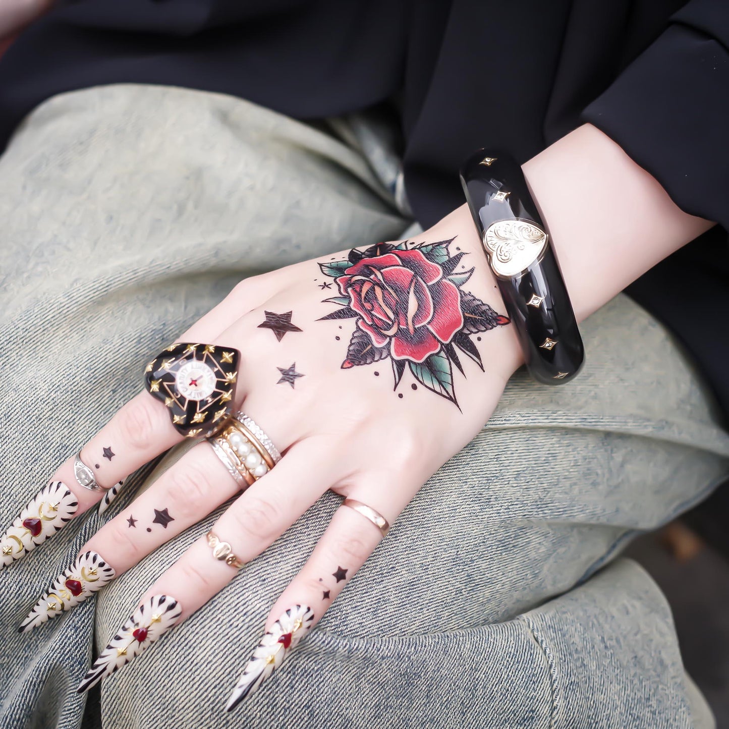 HEART BRACELET / BLACK