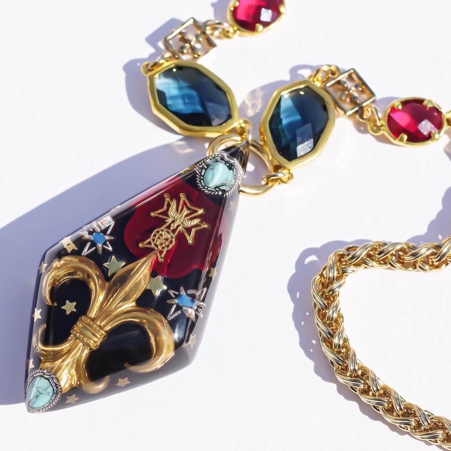 DIAMOND NECKLACE / KINGDOM