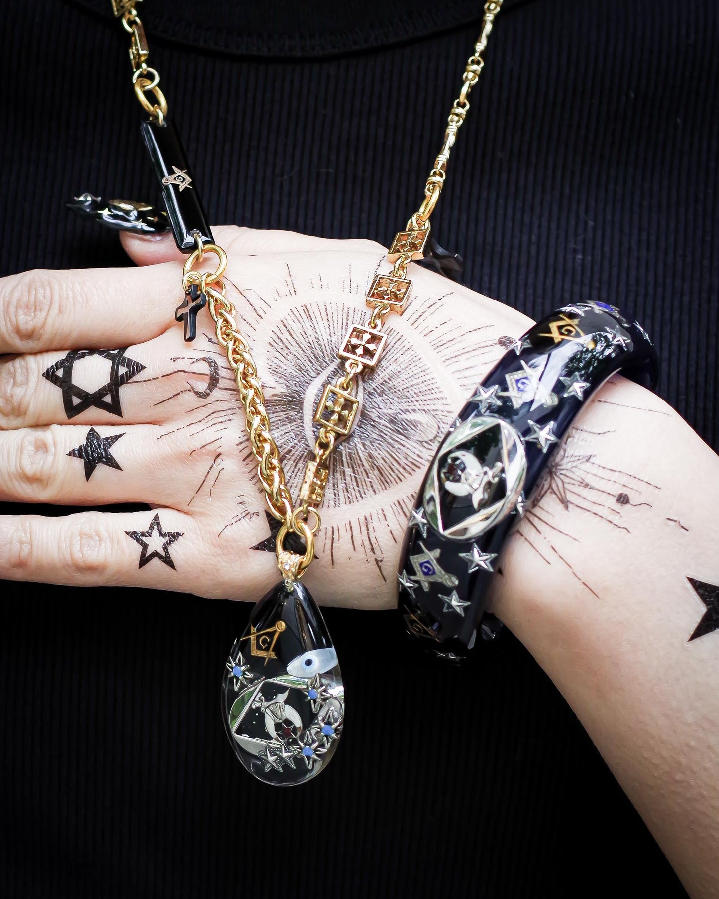 MASONIC NECKLACE / BLACK
