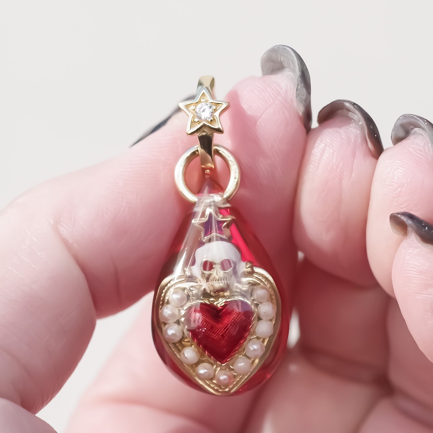LOVE EARRINGS / MEMENTO MORI / PINK / WHITE(single)