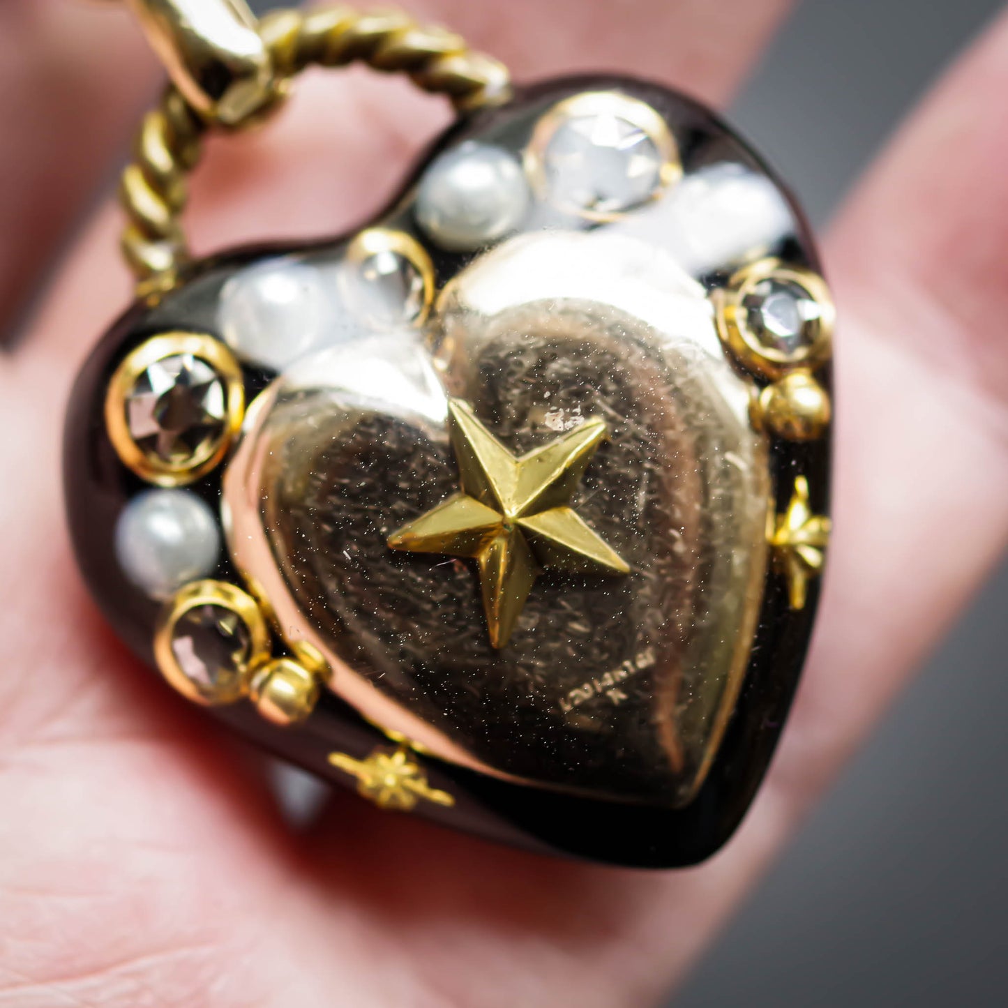 HEART NECKLACE / GOLD / BLACK / STAR