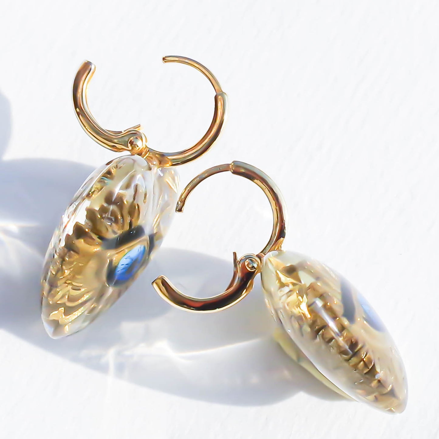 EYE HEART EARRINGS / CLEAR
