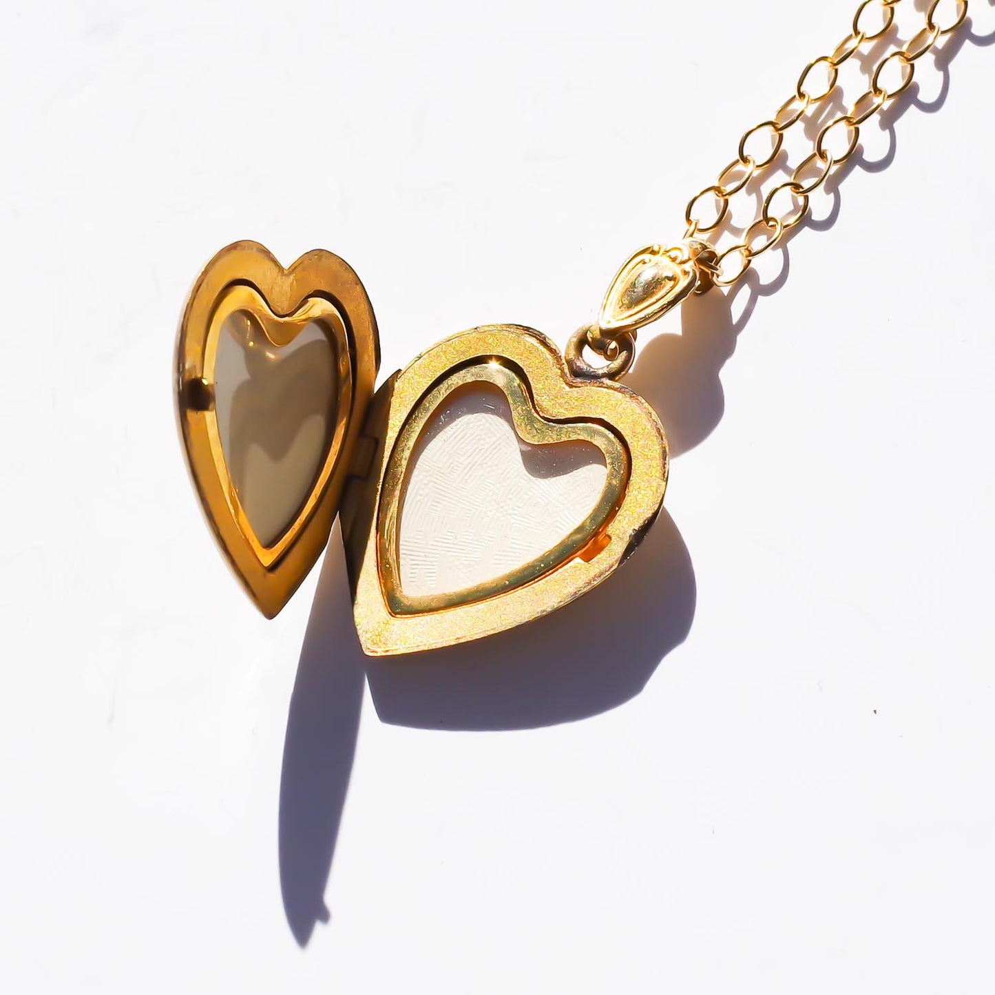 HEART LOCKET NECKLACE / CRYSTAL
