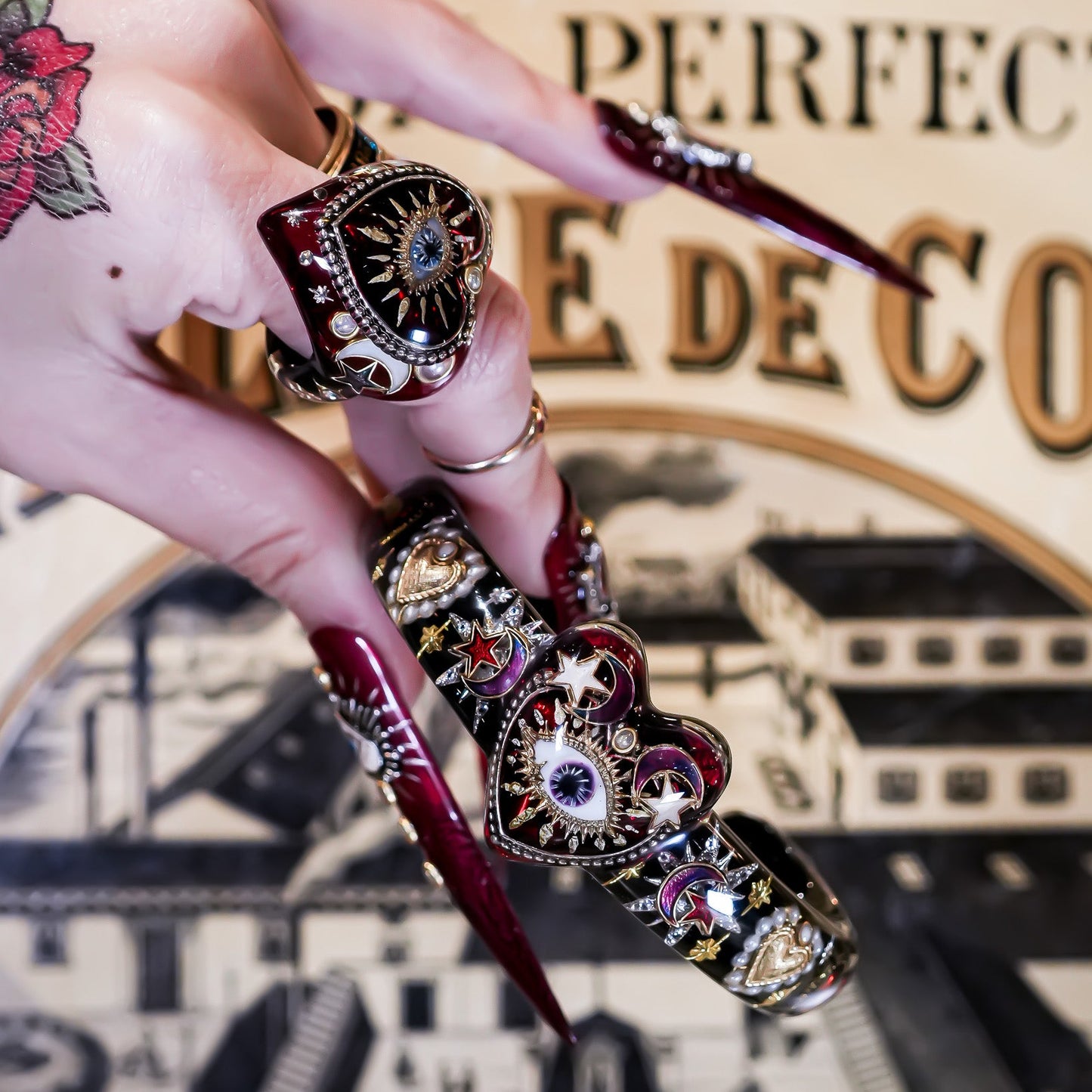 Mystic Heart Eye Bracelet - Black × Dark Rose Red