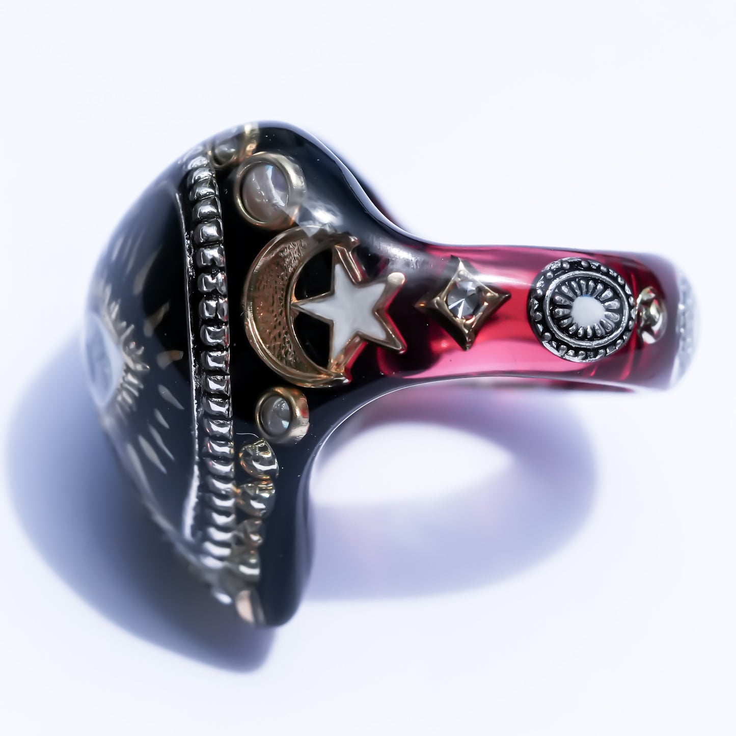 Black Heart Eye Ring - Black × Deep Crimson Red / #10