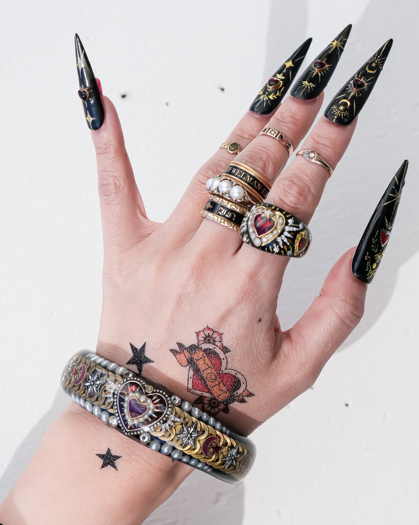 Celestial Queen Heart - Black