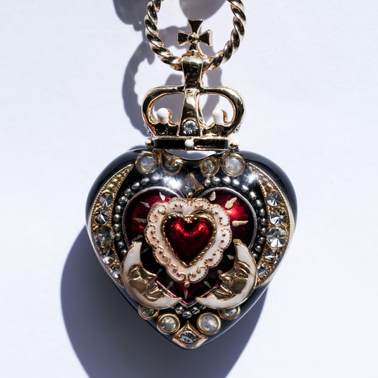 Crowned Red Heart & Moon Necklace - Black × Deep Red × Pearl