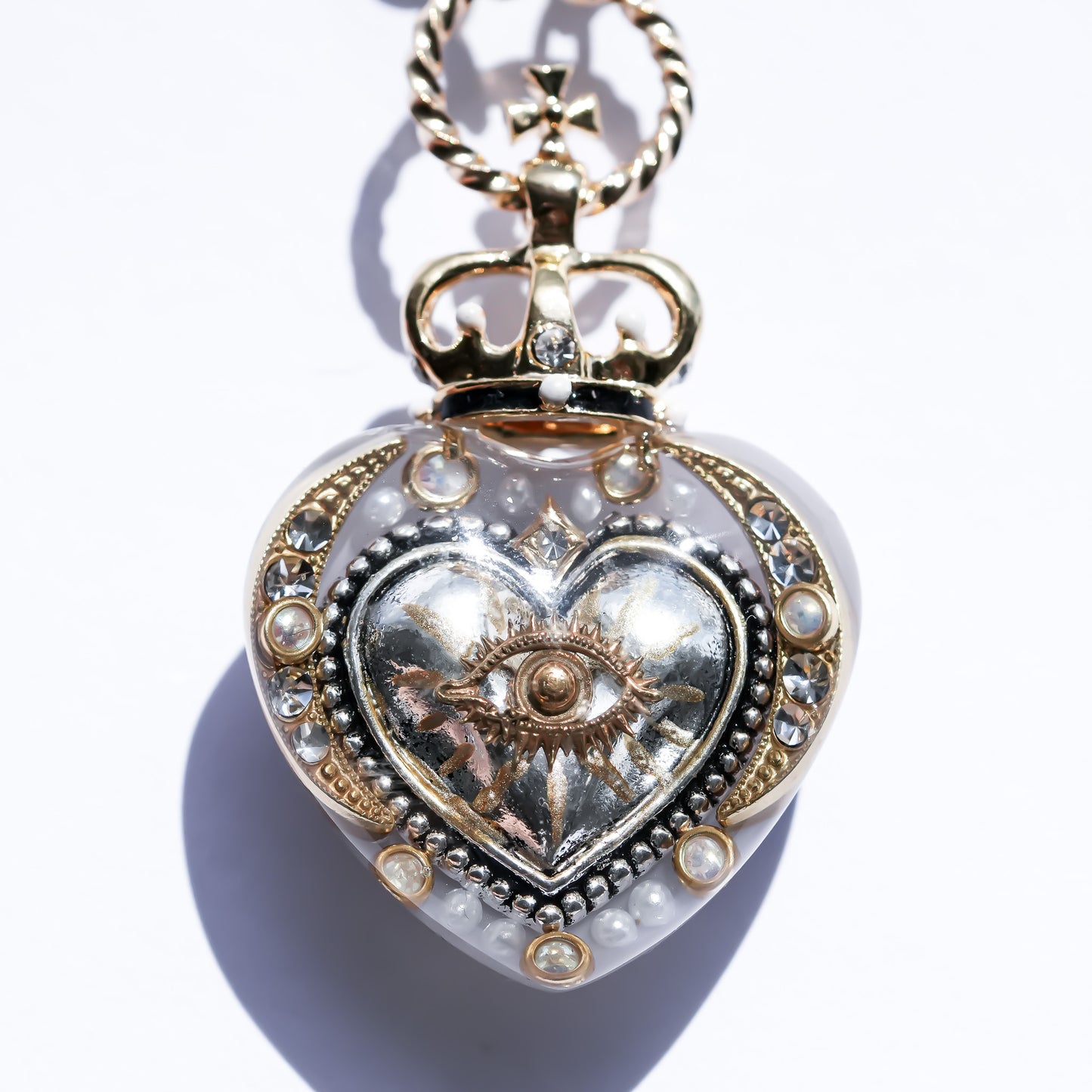 Crowned Silver Heart Eye Necklace - Silver × Gold × Pearl