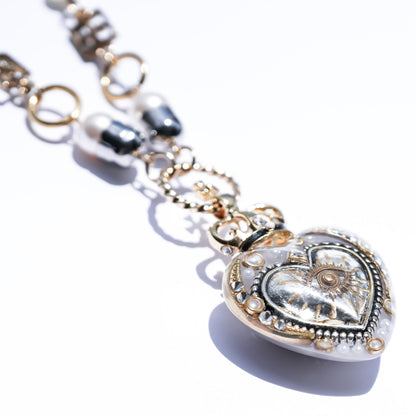 Crowned Silver Heart Eye Necklace - Silver × Gold × Pearl