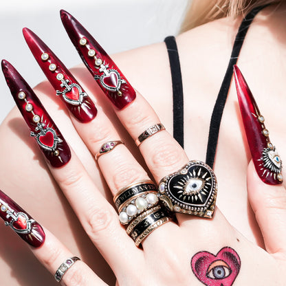 Black Heart Eye Ring - Black × Deep Crimson Red / #10