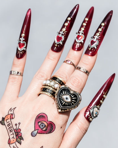 Black Heart Eye Ring - Black × Deep Crimson Red / #10